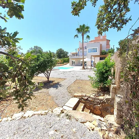 αngelique Pool Garden *